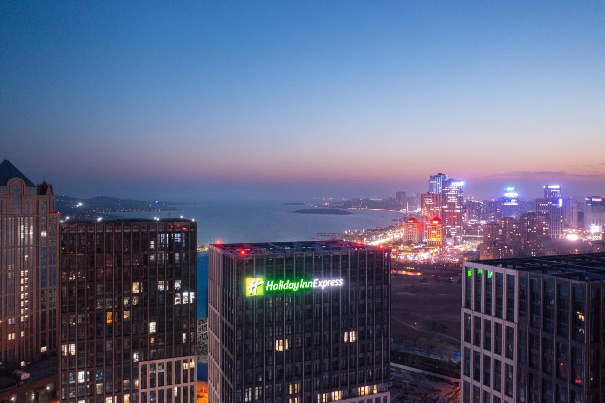 Holiday Inn Express - Qingdao West Coast By Ihg Exterior foto