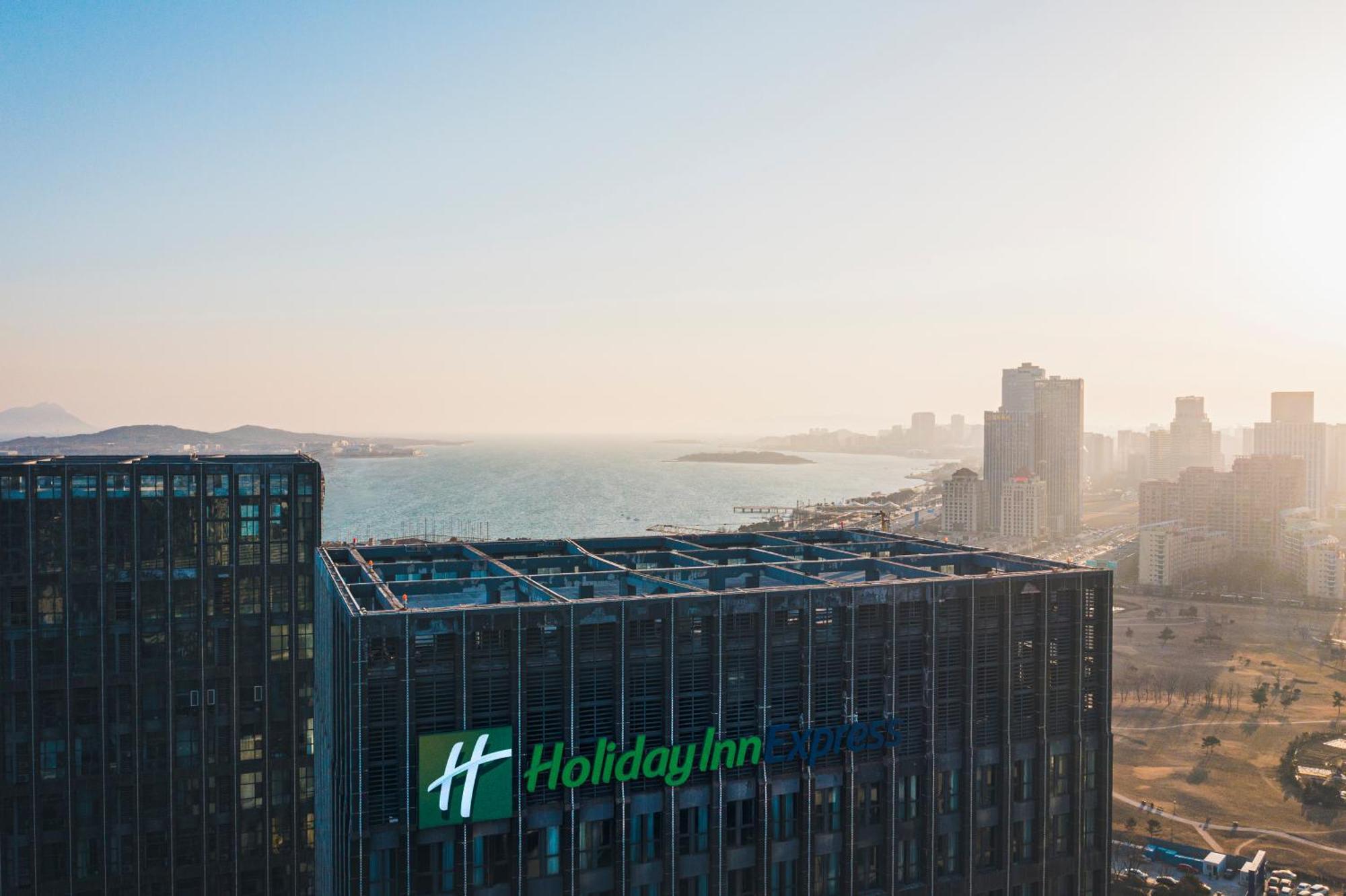 Holiday Inn Express - Qingdao West Coast By Ihg Exterior foto