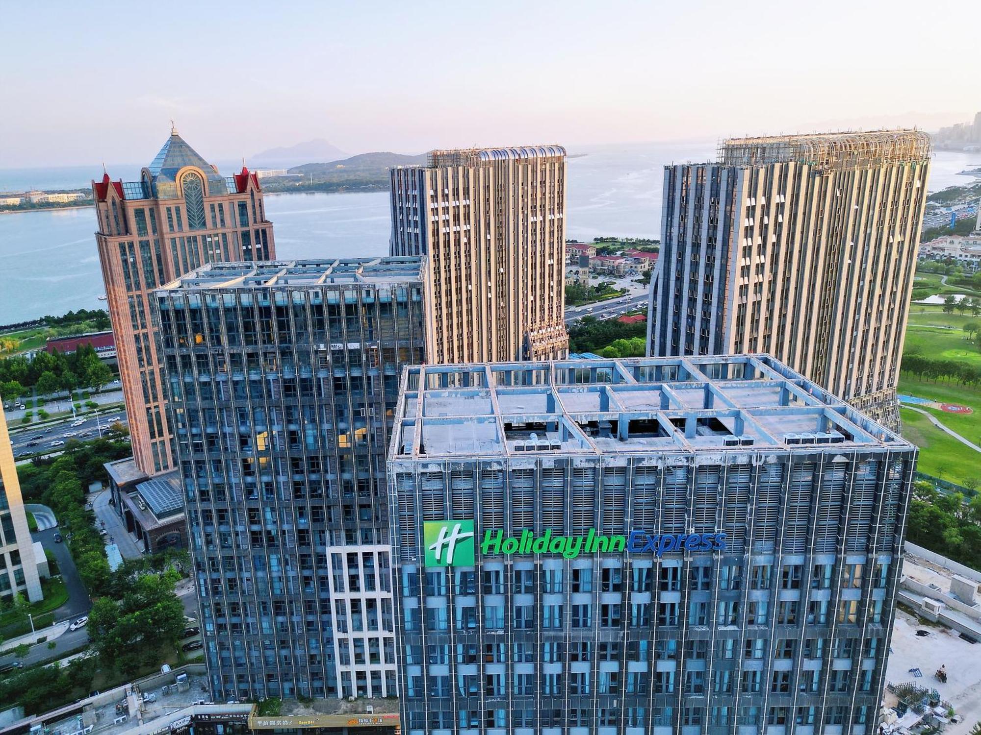Holiday Inn Express - Qingdao West Coast By Ihg Exterior foto